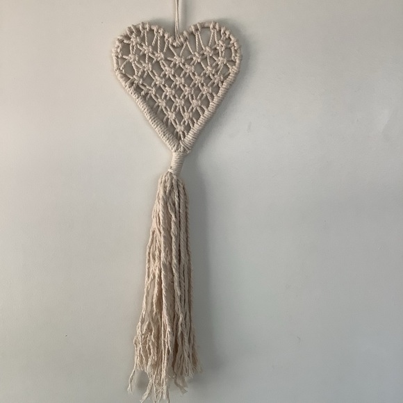 Tassel Macrame Heart - Picture 1 of 4
